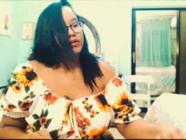 sarahlove16 webcam