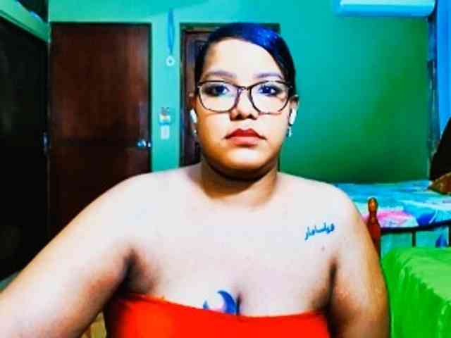 sarahlove16 webcam