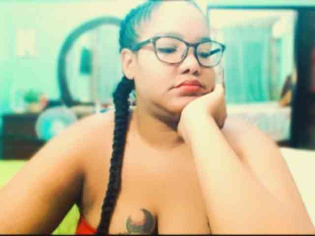 sarahlove16 webcam