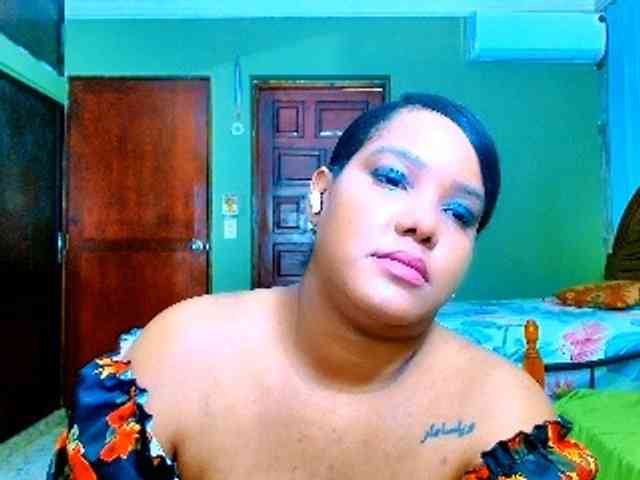 sarahlove16 webcam