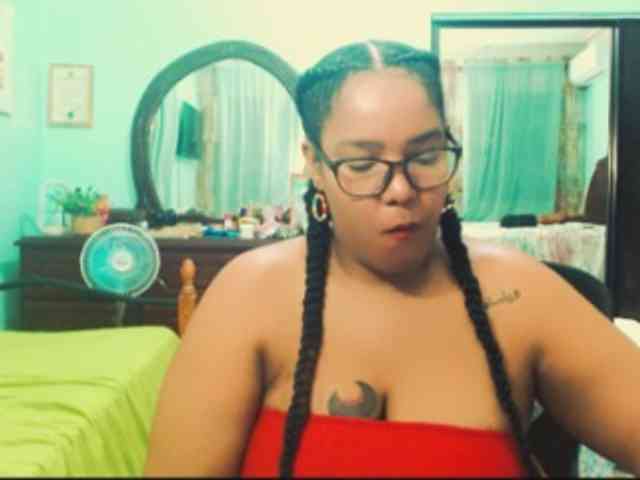 sarahlove16 webcam