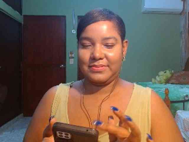 sarahlove16 webcam