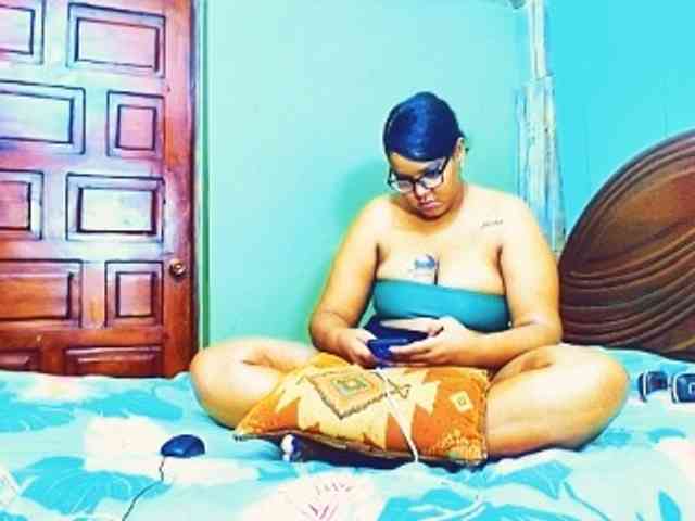 sarahlove16 webcam