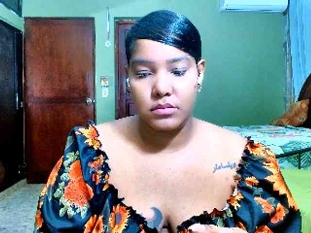 sarahlove16 webcam
