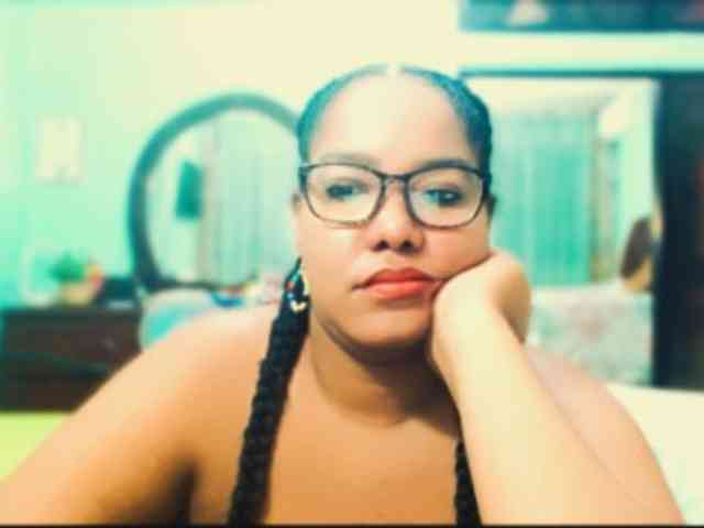 sarahlove16 webcam