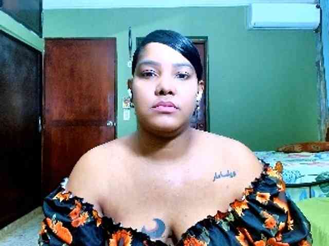 sarahlove16 webcam