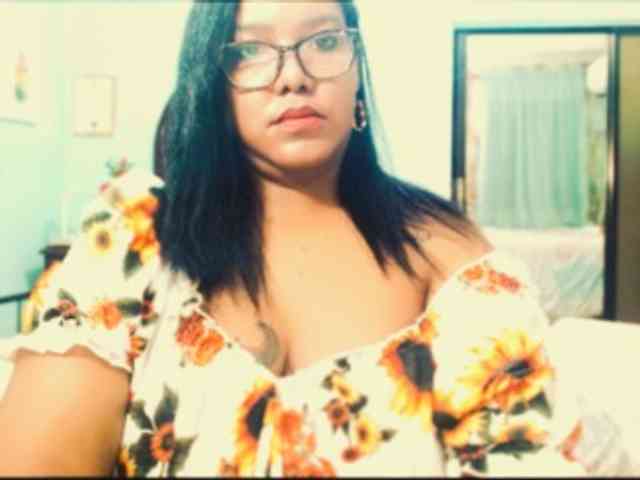 sarahlove16 webcam
