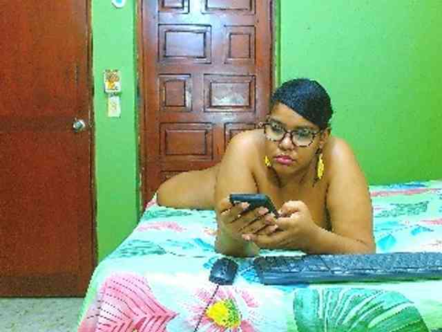 sarahlove16 webcam