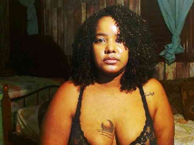 sarahlove16 webcam