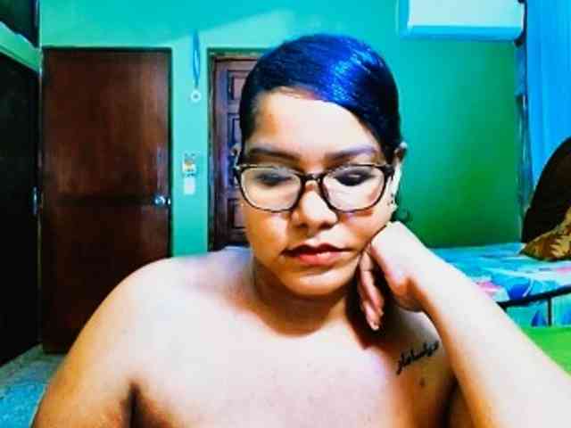 sarahlove16 webcam