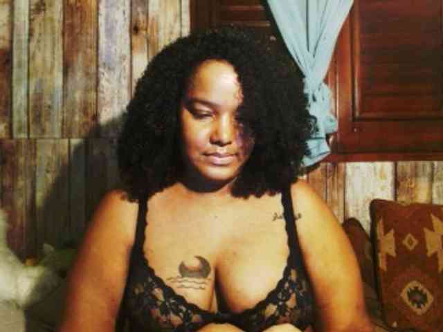 sarahlove16 webcam