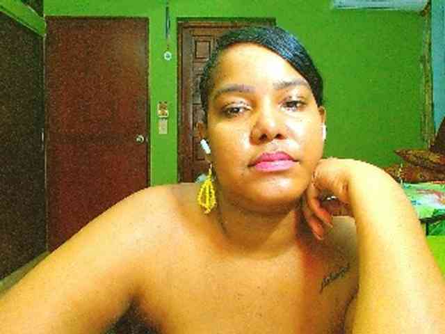 sarahlove16 webcam