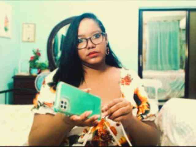 sarahlove16 webcam