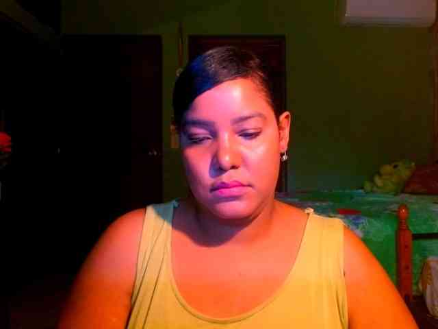 sarahlove16 webcam