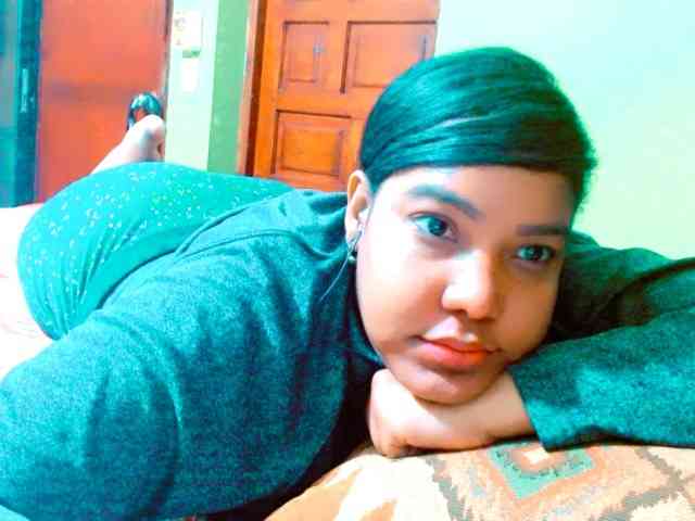 sarahlove16 webcam