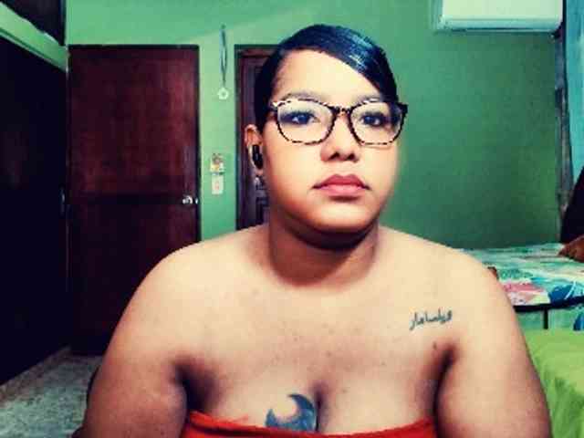 sarahlove16 webcam