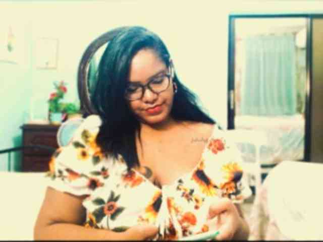 sarahlove16 webcam