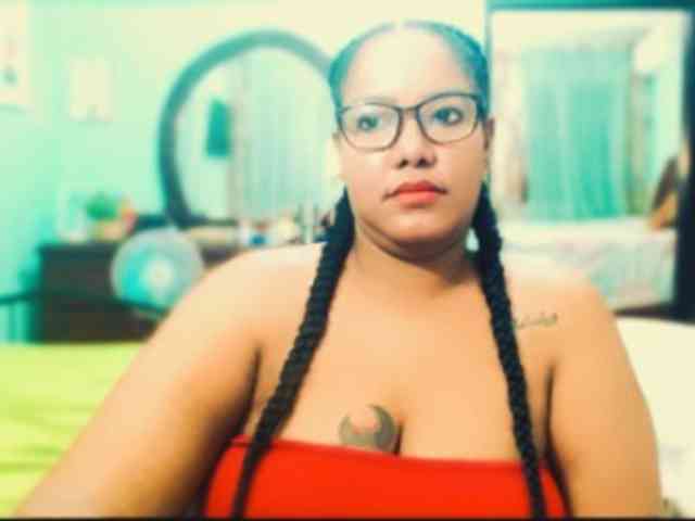 sarahlove16 webcam