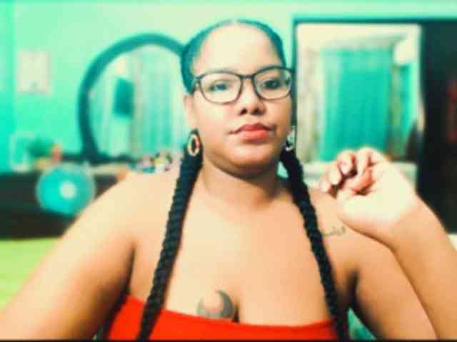sarahlove16 webcam