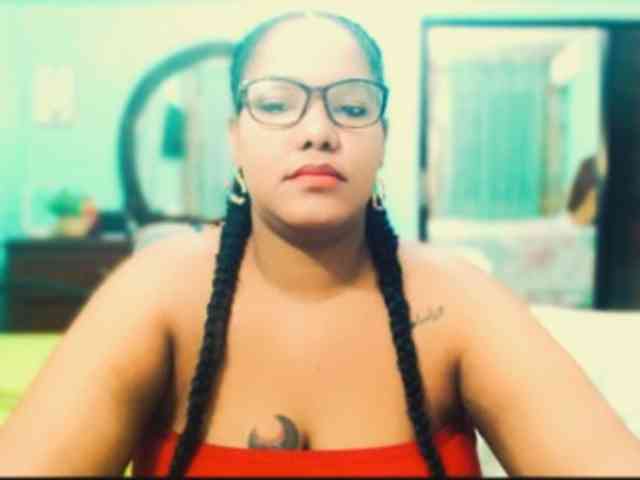 sarahlove16 webcam