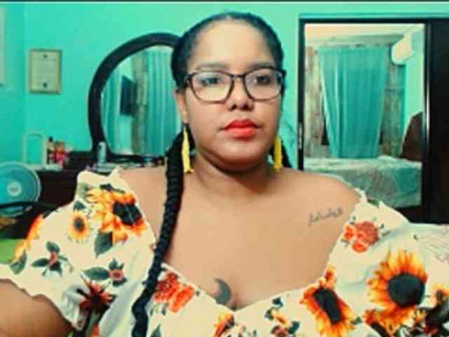 sarahlove16 webcam