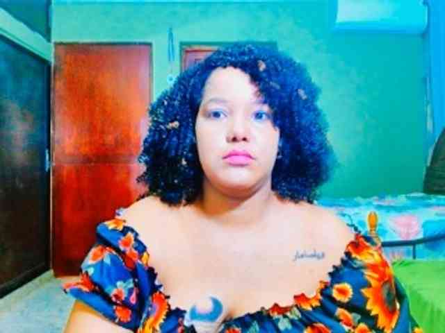 sarahlove16 webcam