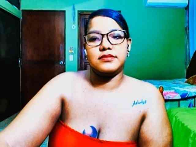 sarahlove16 webcam