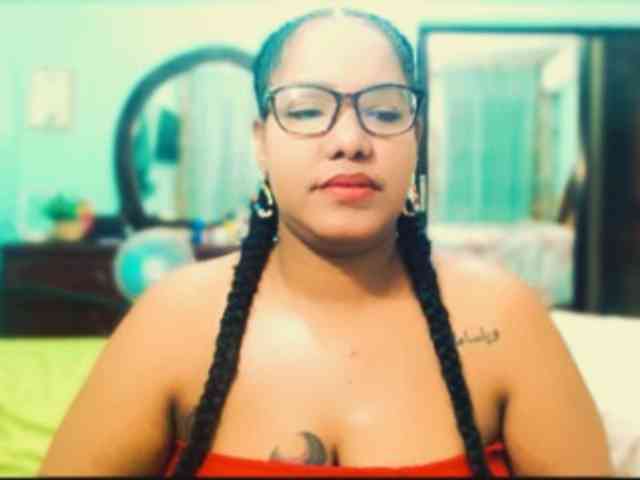 sarahlove16 webcam