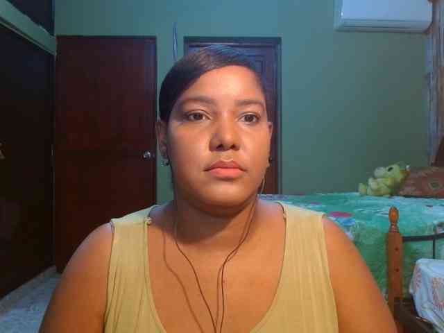 sarahlove16 webcam