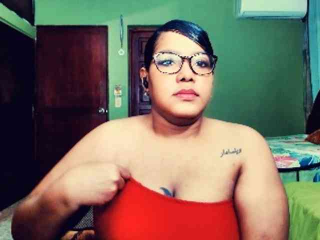 sarahlove16 webcam