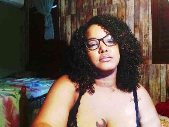 sarahlove16 webcam