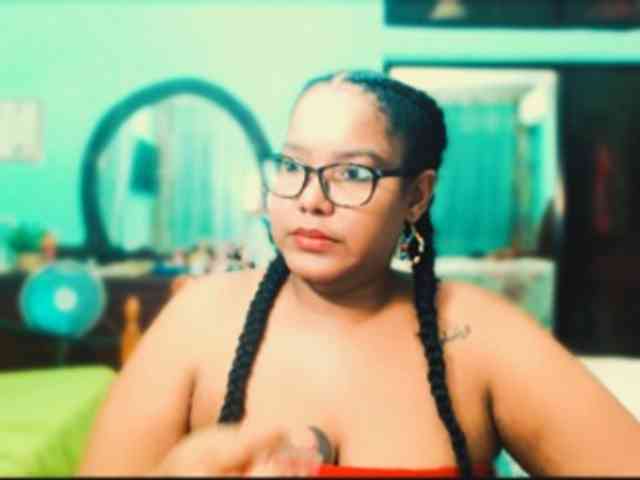 sarahlove16 webcam