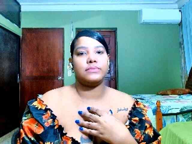 sarahlove16 webcam