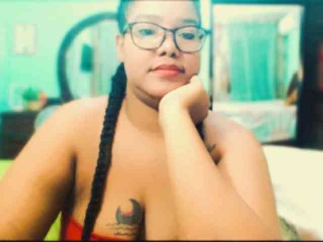 sarahlove16 webcam