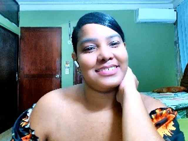 sarahlove16 webcam