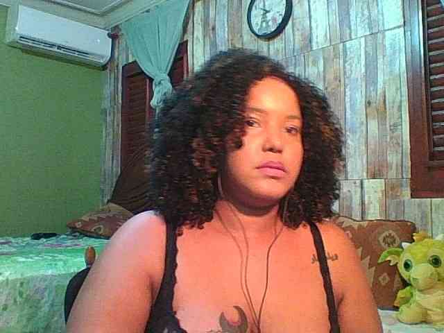 sarahlove16 webcam