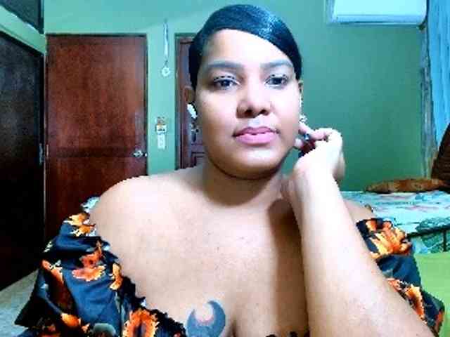 sarahlove16 webcam