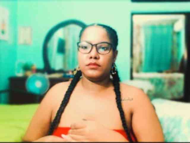 sarahlove16 webcam