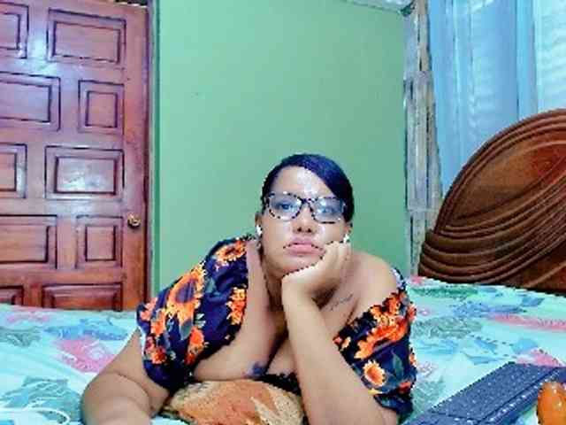 sarahlove16 webcam