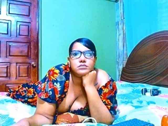 sarahlove16 webcam