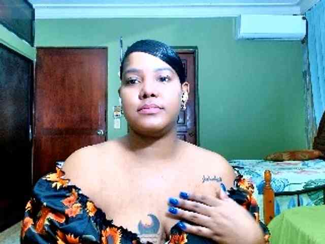 sarahlove16 webcam