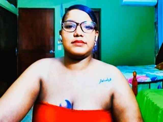 sarahlove16 webcam