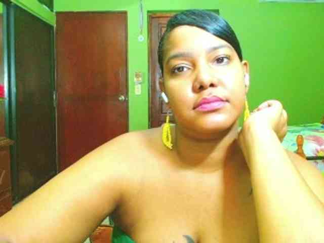 sarahlove16 webcam