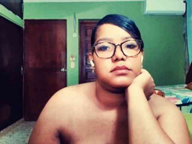 sarahlove16 webcam