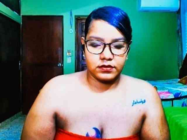 sarahlove16 webcam