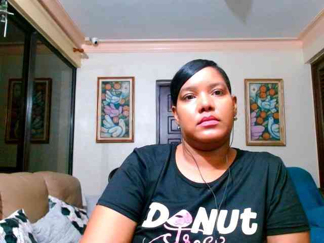 sarahlove16 webcam