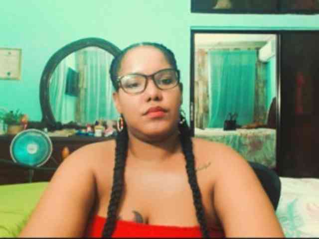 sarahlove16 webcam