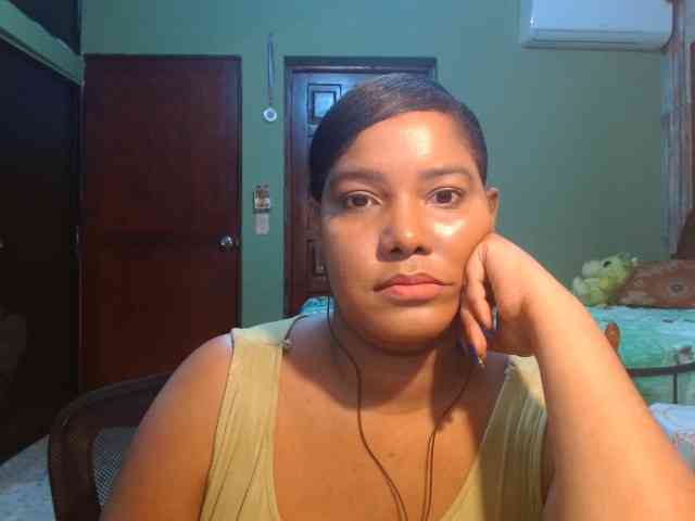 sarahlove16 webcam