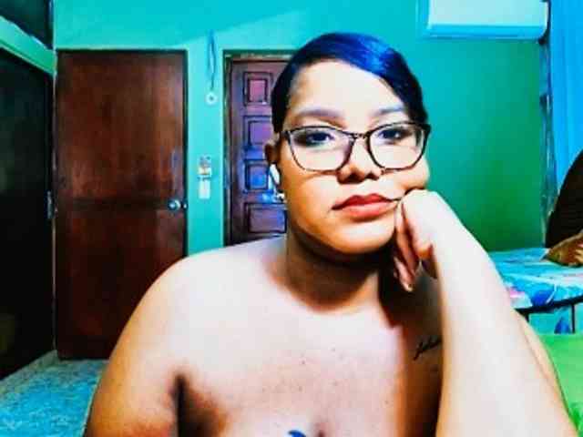 sarahlove16 webcam