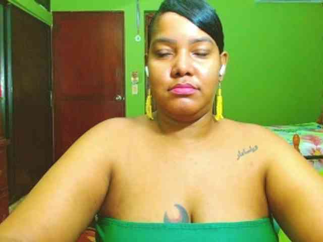 sarahlove16 webcam